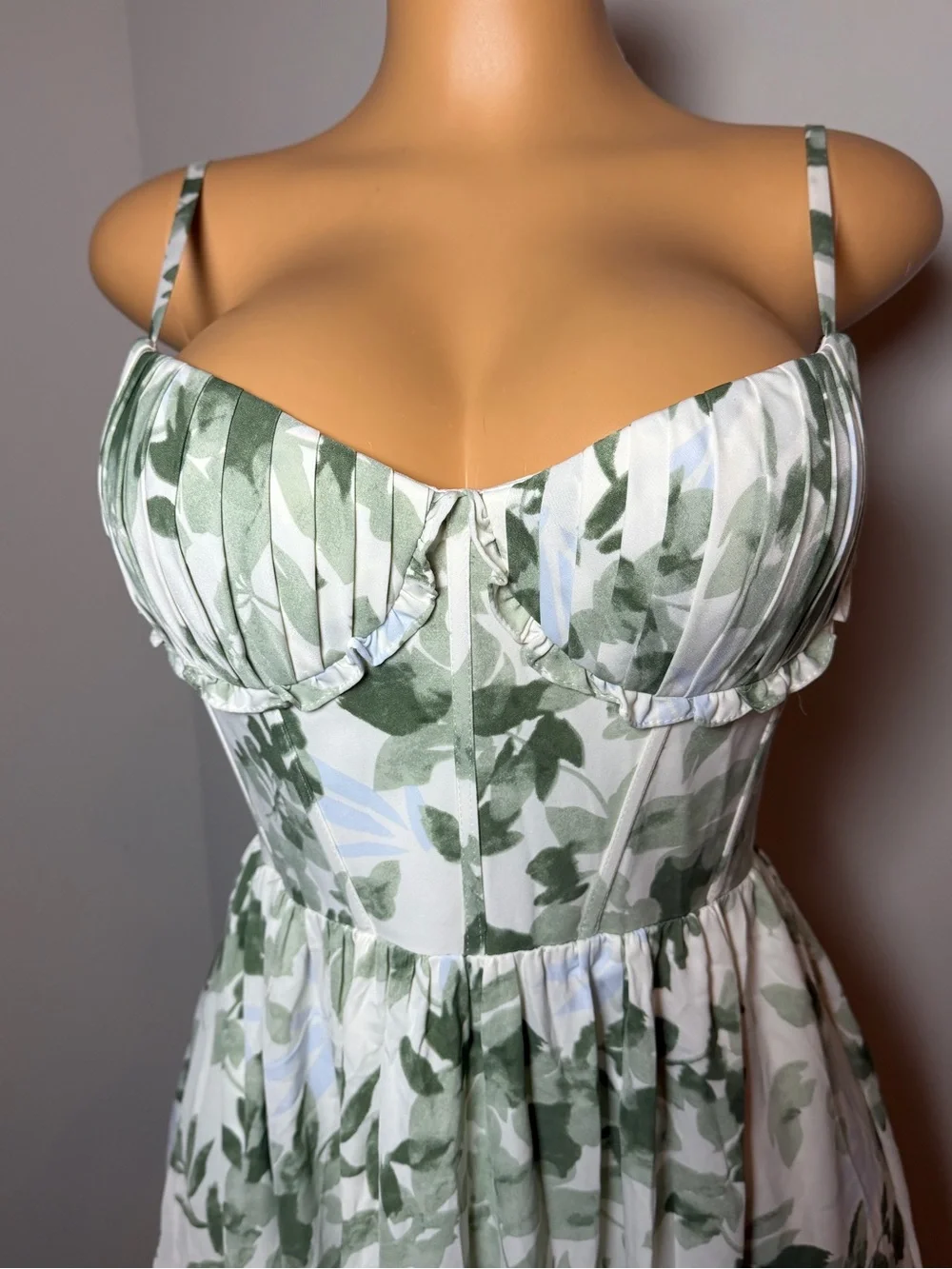 Women’s Green Leaf-Print Maxi Dress with Side Slit - Picture 9 of 9